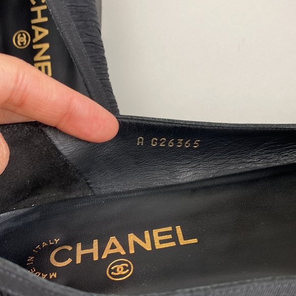 Chanel *Authentic* Interlocking CC Logo Black Crinkle Flats Size Euro 39 - Picture 5 of 14
